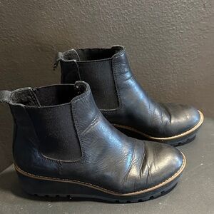 Eileen Fisher Black Leather Sherpa lined Ankle Boots